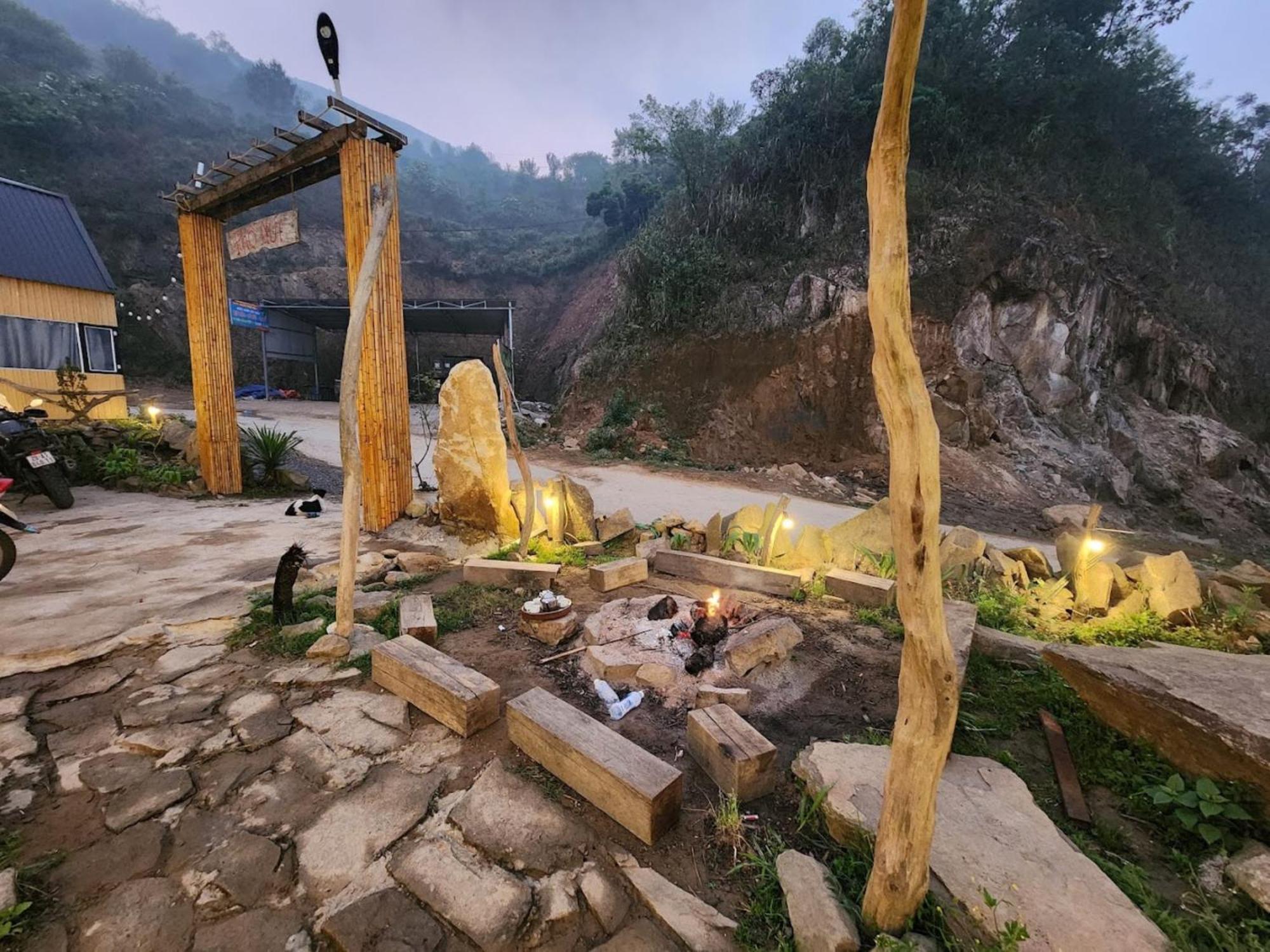 Nha Hang Homestay Pho Nui Bac Yen Eksteriør bilde